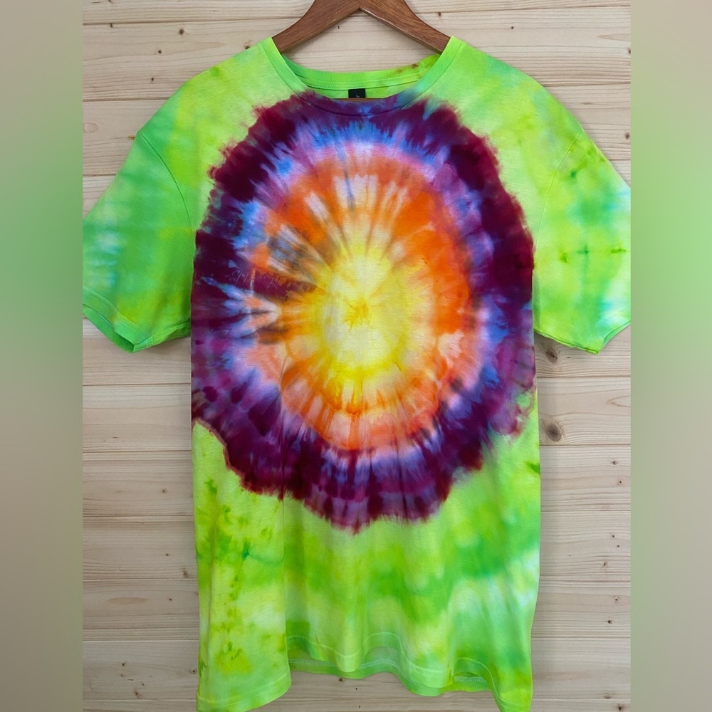 NEON Sunburst Large Ice Tie Dye GILDAN Soft Style T-Shirt Retro Festival Unisex